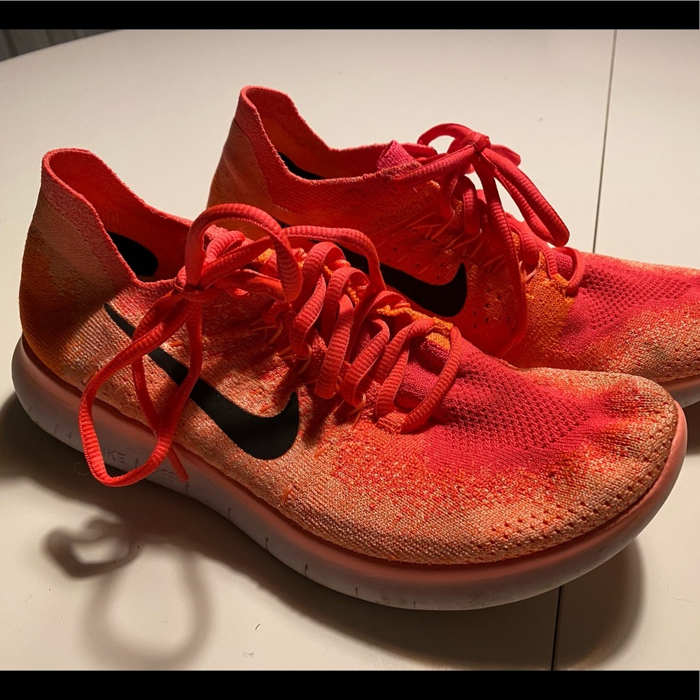 Nike free run flyknit running shoes
